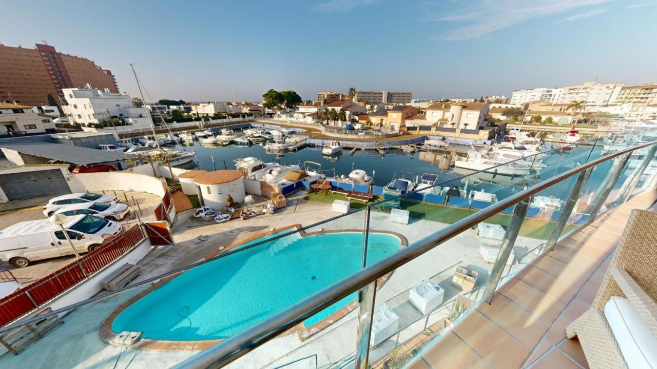 Trebol Climatizado Y Piscina Roses